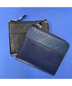 クラシックエンボス ラウンドファスナー ビルフォールドコイン ウォレット